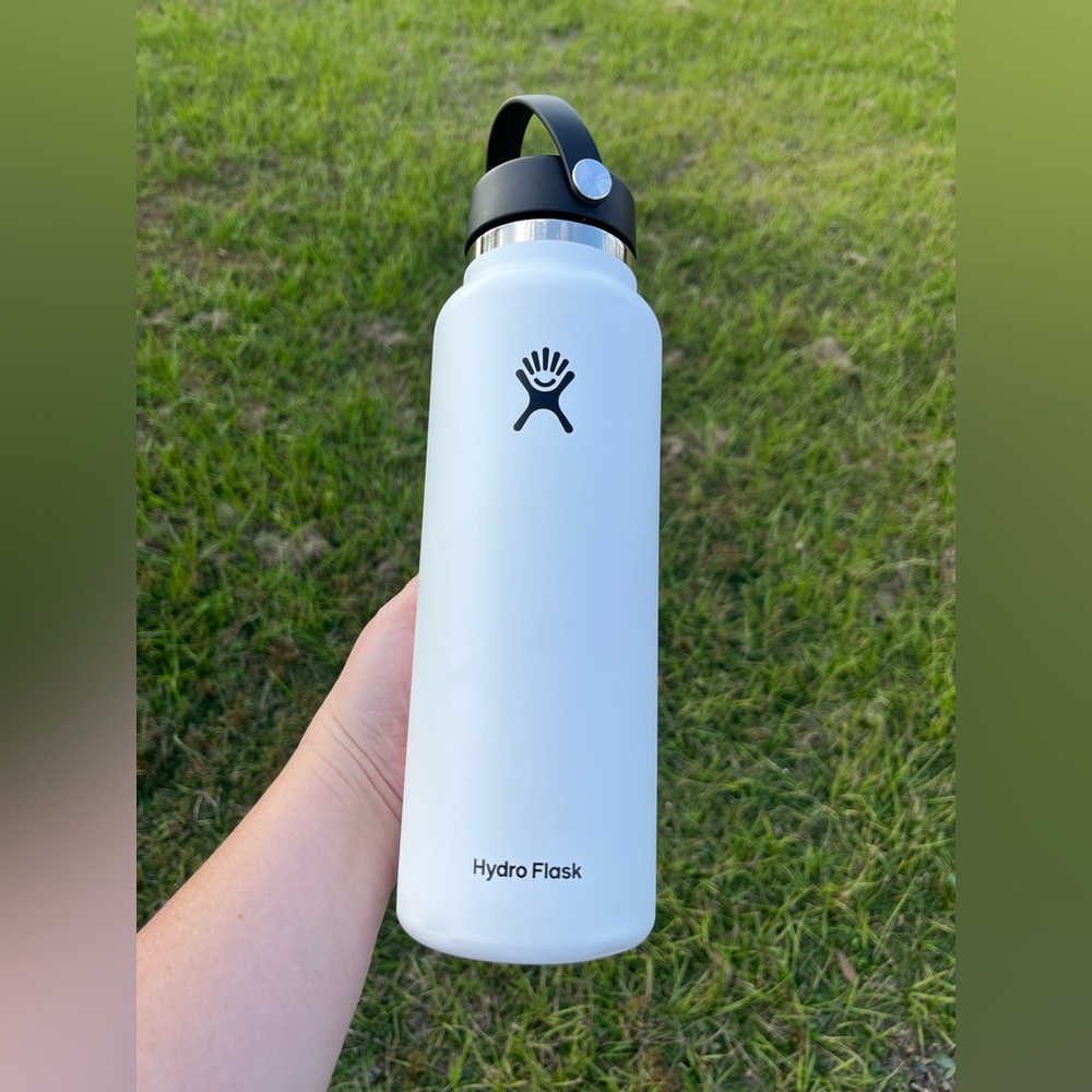 NWOT Hydro Flask White 40 oz Tumbler